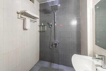 ホテル Treebo Golden Pearl Koramangala バンガロール エクステリア 写真