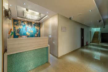 ホテル Treebo Golden Pearl Koramangala バンガロール エクステリア 写真